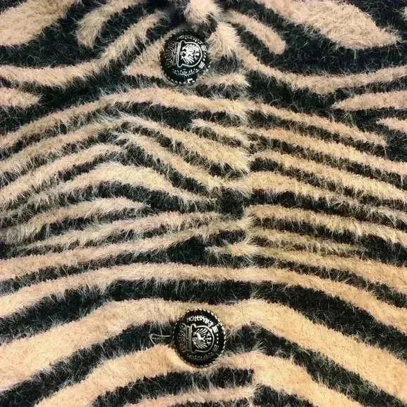 NVLT Women Tiger Pattern Rust/ Black Coat Jacket Button Closure Size Medium NWT - Picture 8 of 15